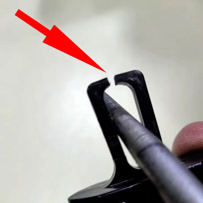 лопнувшая пластиковая тяга механизма складывания рамы