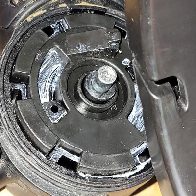 разбор сустава регулировки спинки