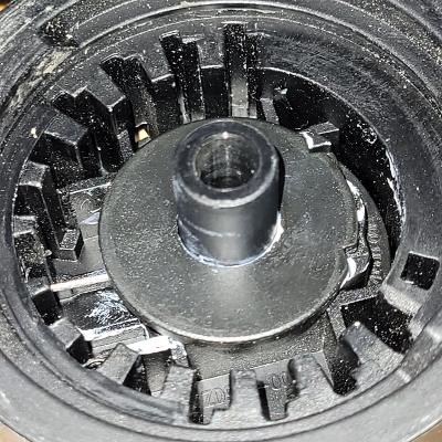 механизм регулировки спинки (вид изнутри)