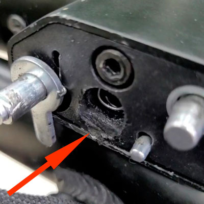 деформированный пластик посадочного места для штока