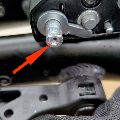 второй шток с сорванной резьбой