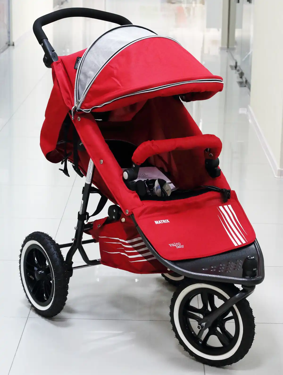 Valco Baby Matrix 3-wheel stroller with factory-original large pneumatic tires for off-road stability