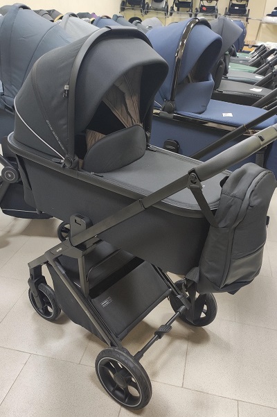 живое фото черной каррелло альфа в магазине Вундеркинд