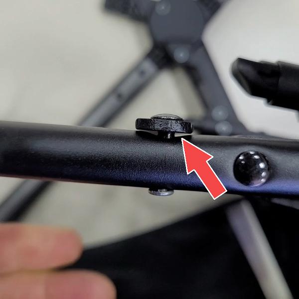 Люфт планки под сиденьем Carrello Bravo PU